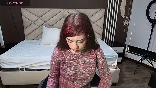 Laracooper  online show from 01/08/26, 07:05