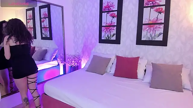 Snapshot of Martina_077 chatting on 11/27/25, 12:40 Martina 077 online show from 11/27/25, 12:40