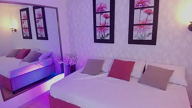 Snapshot of Martina_077 chatting on 12/04/25, 12:14 Martina 077 online show from 12/04/25, 12:14