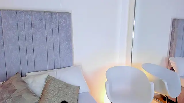 Snapshot of Martina_077 chatting on 02/23/26, 08:17 Martina 077 online show from 02/23/26, 08:17