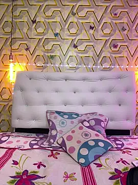 MelanyyJhonson15 online show from 04/13/26, 02:39