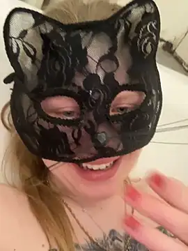 secretcouple 00 online show from 04/15/26, 07:10