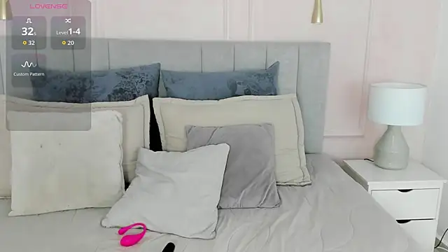 Snapshot of Dulce_emi chatting on 04/24/26, 12:07 Dulce emi online show from 04/24/26, 12:07
