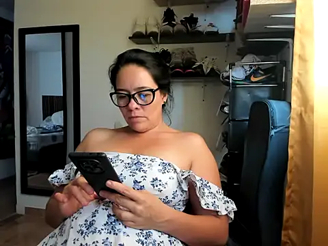 Snapshot of caroline_47 chatting on 03/24/26, 08:36 caroline 47 online show from 03/24/26, 08:36