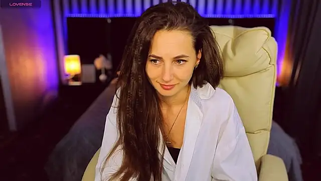 LayllaStarr online show from 11/20/25, 02:34