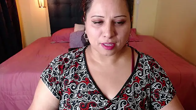 Snapshot of Catalinajane1 chatting on 05/26/26, 07:32 Catalinajane1 online show from 05/26/26, 07:32