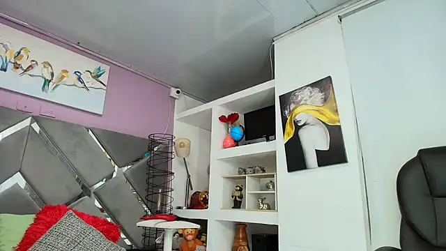 Zaira sofiaa online show from 04/20/26, 02:25