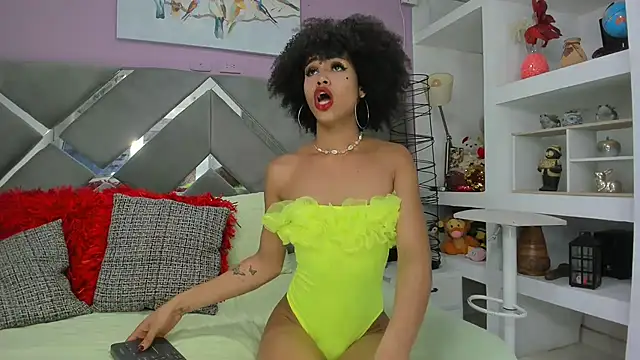 Snapshot of Zaira_sofiaa chatting on 06/02/26, 02:02 Zaira sofiaa online show from 06/02/26, 02:02