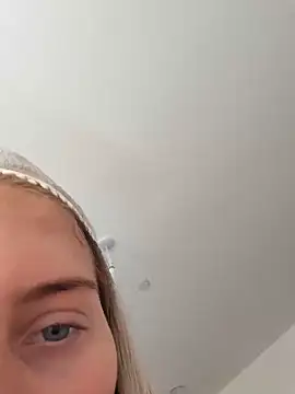 makekittypurrr online show from 05/27/26, 04:04