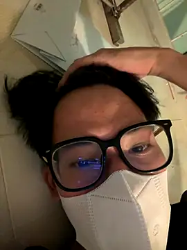 Snapshot of MEFUN- chatting on 11/18/25, 04:55 MEFUN- online show from 11/18/25, 04:55