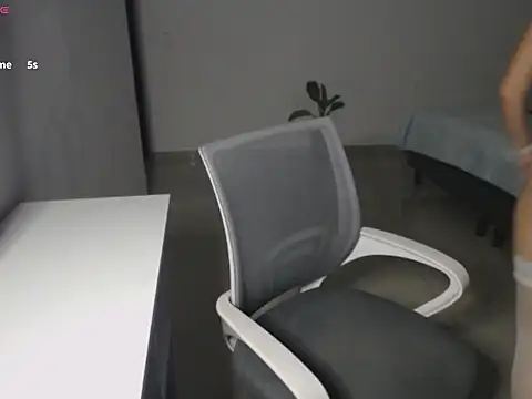 softkitty   online show from 12/05/25, 07:32