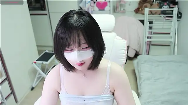 kimhyeona2005 online show from 04/24/26, 11:12