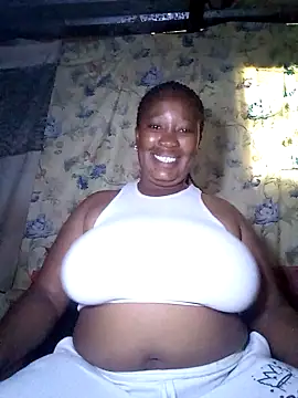 MissMoyo online show from 11/18/25, 03:05