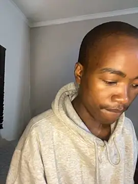 Snapshot of Boytoy_BigD chatting on 11/16/25, 07:03 Boytoy BigD online show from 11/16/25, 07:03