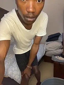 Snapshot of Boytoy_BigD chatting on 12/23/25, 09:51 Boytoy BigD online show from 12/23/25, 09:51