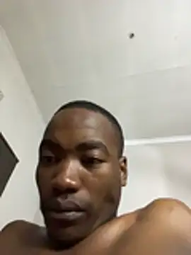 Snapshot of Boytoy_BigD chatting on 01/08/26, 12:02 Boytoy BigD online show from 01/08/26, 12:02