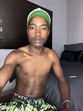 Snapshot of Boytoy_BigD chatting on 02/13/26, 10:06 Boytoy BigD online show from 02/13/26, 10:06