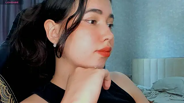 Snapshot of Diara_1an chatting on 05/28/26, 04:43 Diara 1an online show from 05/28/26, 04:43