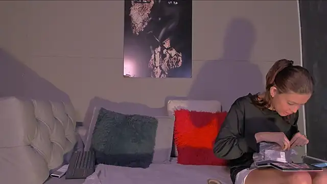nicolvibes 212 online show from 06/21/26, 07:38