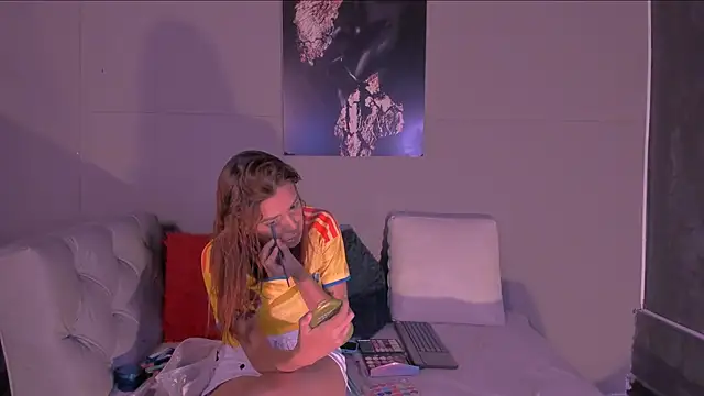 nicolvibes 212 online show from 06/27/26, 10:37