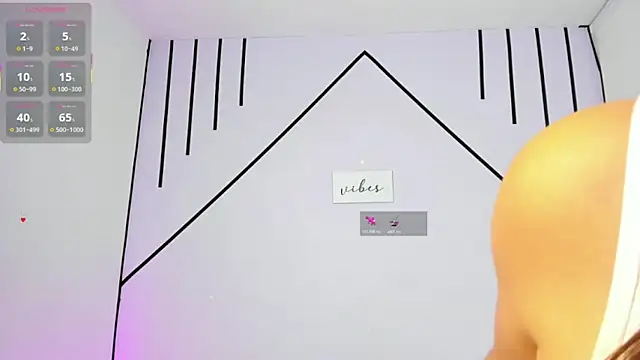 VictoriaRouge  online show from 12/04/25, 12:47