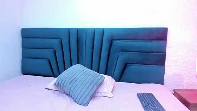 VictoriaRouge  online show from 01/15/26, 03:55