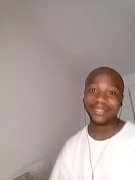 Snapshot of SikhangeleScimbhizo chatting on 11/19/25, 03:01 SikhangeleScimbhizo online show from 11/19/25, 03:01