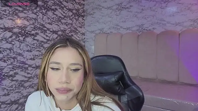 Evy Luxx v online show from 02/08/26, 03:43