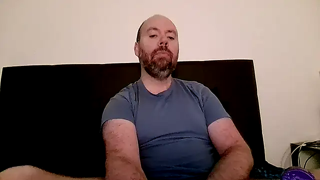 Snapshot of sbeast69 chatting on 11/15/25, 03:37 sbeast69 online show from 11/15/25, 03:37