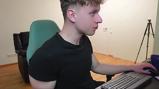 Charles Dreams online show from 04/03/26, 10:41