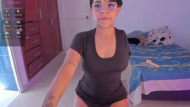 Tatiana-Jaaramillo online show from 04/18/26, 03:27