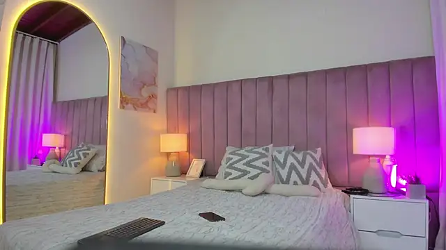 Valentino moretti online show from 03/18/26, 11:57