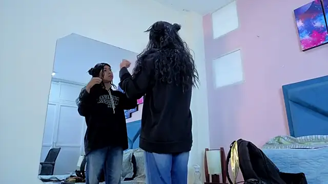 Hopemoretti online show from 11/24/25, 12:38