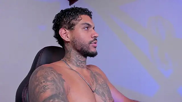 LuigiVitale 1 online show from 12/04/25, 01:59