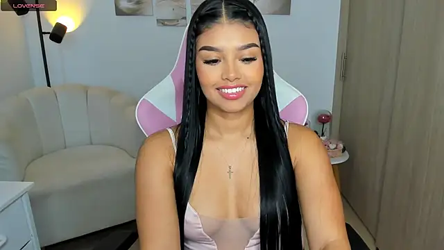 Snapshot of haileyflorez_ chatting on 06/10/26, 02:38 haileyflorez online show from 06/10/26, 02:38