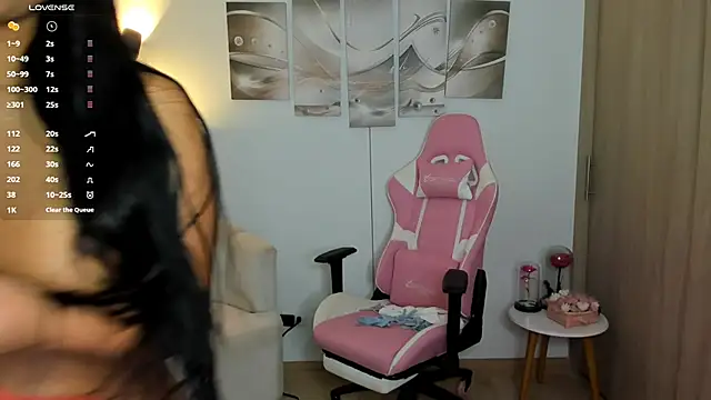Snapshot of haileyflorez_ chatting on 06/11/26, 01:09 haileyflorez online show from 06/11/26, 01:09