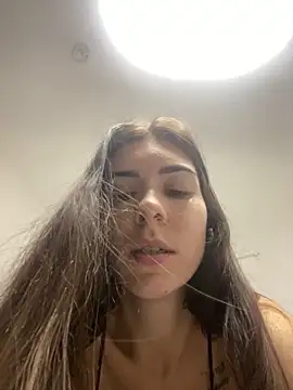 Snapshot of fer-nanda chatting on 05/10/26, 10:37 fer-nanda online show from 05/10/26, 10:37