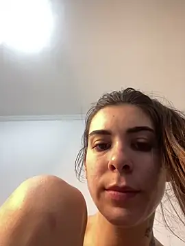 Snapshot of fer-nanda chatting on 06/19/26, 05:45 fer-nanda online show from 06/19/26, 05:45