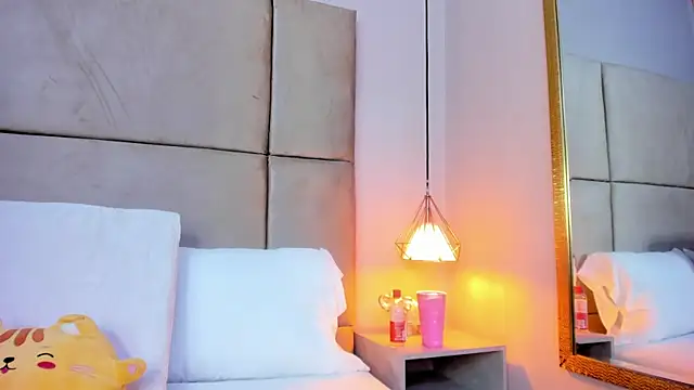 angelaG1 online show from 04/23/26, 08:22