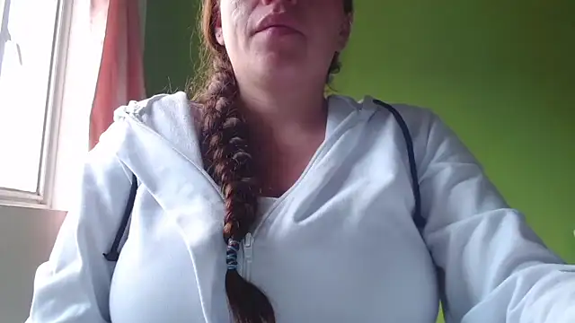 Snapshot of Rouse_hot_ chatting on 05/29/26, 02:04 Rouse hot online show from 05/29/26, 02:04