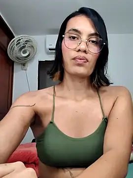 Mia saaenz online show from 11/18/25, 08:57