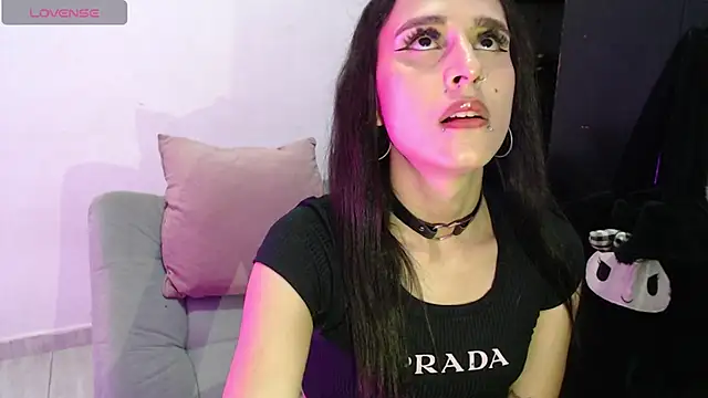 Snapshot of Isabella_Hillss chatting on 07/17/26, 01:34 Isabella Hillss online show from 07/17/26, 01:34
