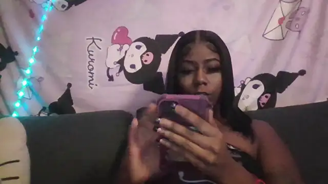 Snapshot of Mistresslucyxxx chatting on 11/27/25, 03:52 Mistresslucyxxx online show from 11/27/25, 03:52