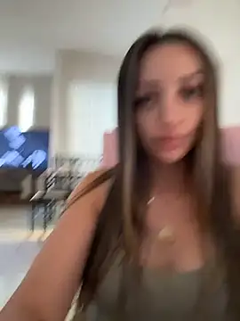 BelleRune online show from 10/08/25, 09:40