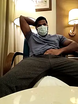 Snapshot of frolicme456 chatting on 11/26/25, 03:02 frolicme456 online show from 11/26/25, 03:02