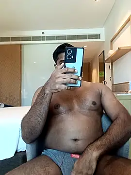 Snapshot of frolicme456 chatting on 12/17/25, 08:53 frolicme456 online show from 12/17/25, 08:53