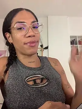  Larabbitxx online show from 04/23/26, 05:26