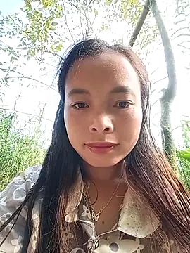 Snapshot of Yumi_08 chatting on 11/16/25, 01:55 Yumi 08 online show from 11/16/25, 01:55