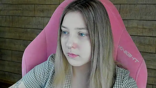 TinnaBurton online show from 03/22/26, 04:43