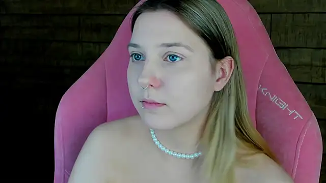 TinnaBurton online show from 04/15/26, 07:58